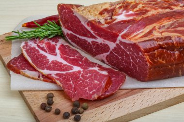 Füme domuz eti ile dereotu