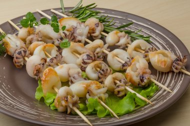 ızgara mürekkep balığı