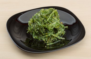 Susam chuka salatası
