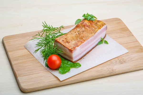 Roher Speck mit Kräutern — Stockfoto