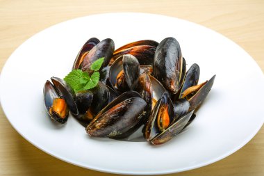 lezzetli haşlanmış midye