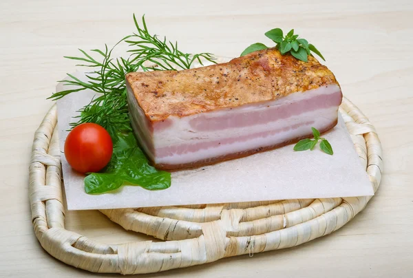 Roher Speck mit Kräutern — Stockfoto