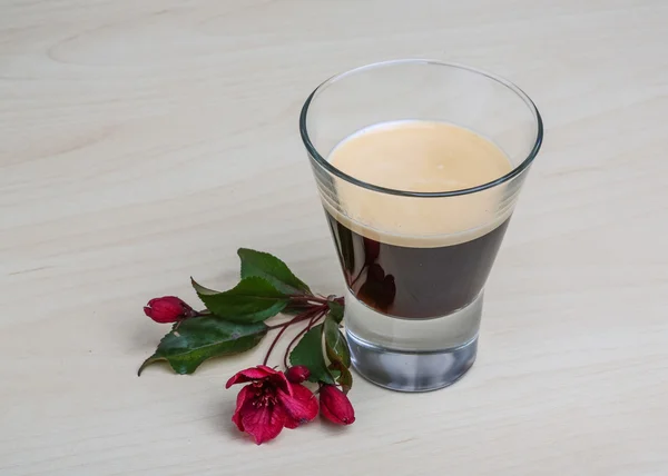 Espresso serviert Blume — Stockfoto