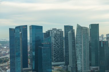 Singapur şehrinin ufuk çizgisi manzarası