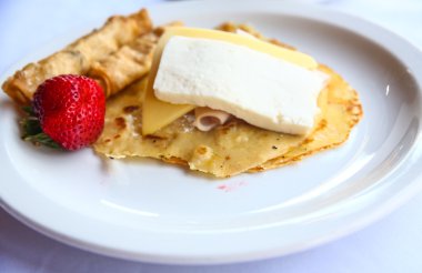 jambon ve peynir ile gözleme