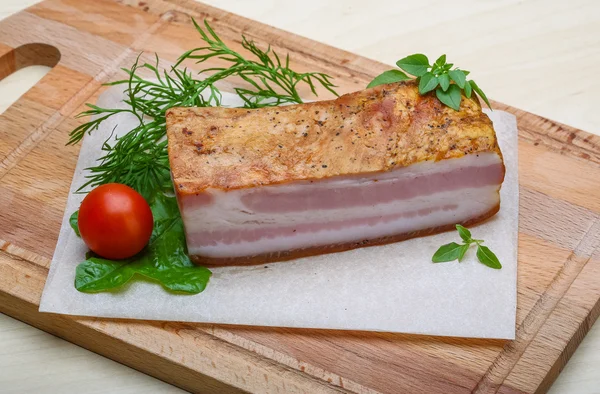 Bacon crud cu ierburi — Fotografie, imagine de stoc