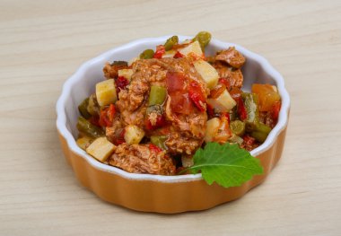 Ton balıklı Nicoise Salatası