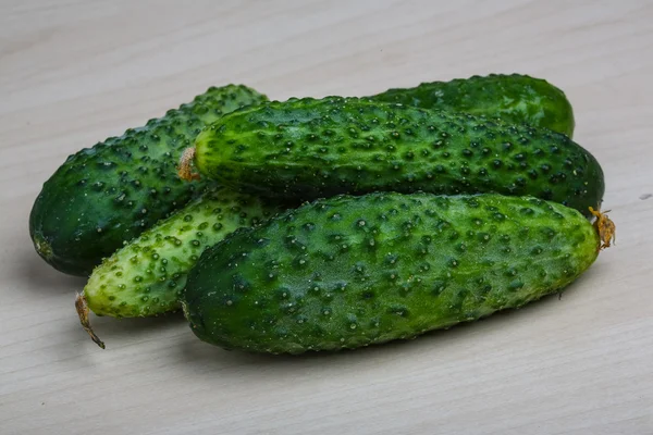 Verse rijpe komkommers — Stockfoto