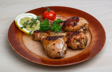 kızarmış tavuk budu