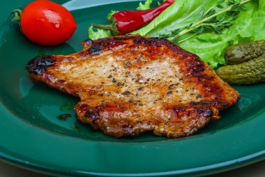 kavrulmuş domuz eti