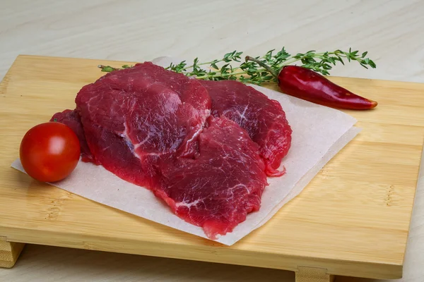 Raw beef steaks — Stock Photo, Image