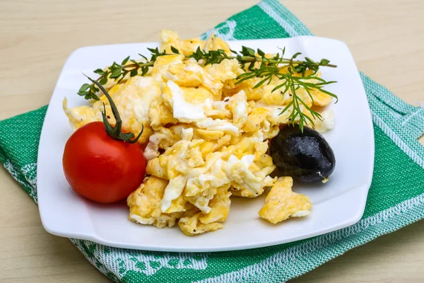 Huevos revueltos con tomate — Foto de Stock