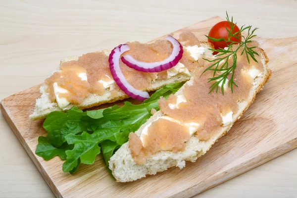 Sandwich con huevas de bacalao — Foto de Stock