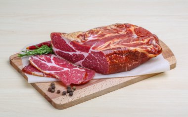 Füme domuz eti ile dereotu