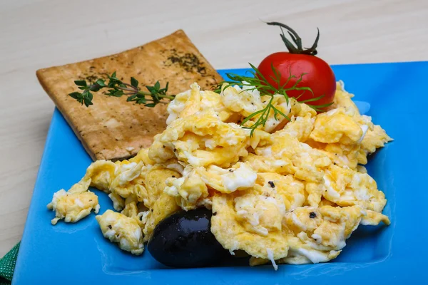 Huevos revueltos con tomate —  Fotos de Stock