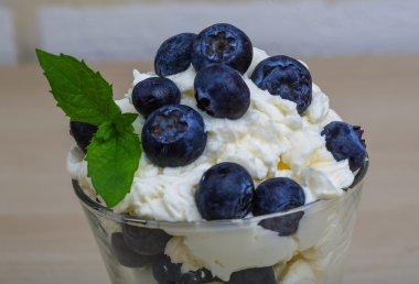 mascarpone ile yaban mersini