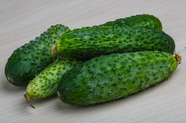 Verse rijpe komkommers — Stockfoto