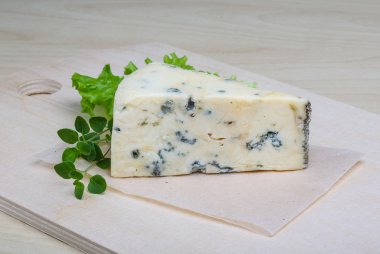 Mavi peynir kekik ile