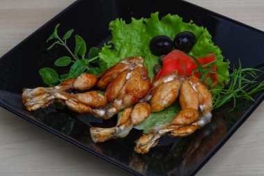 Kavrulmuş kurbağa bacağı