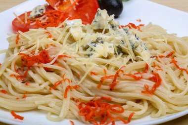 mavi brie peyniri makarna