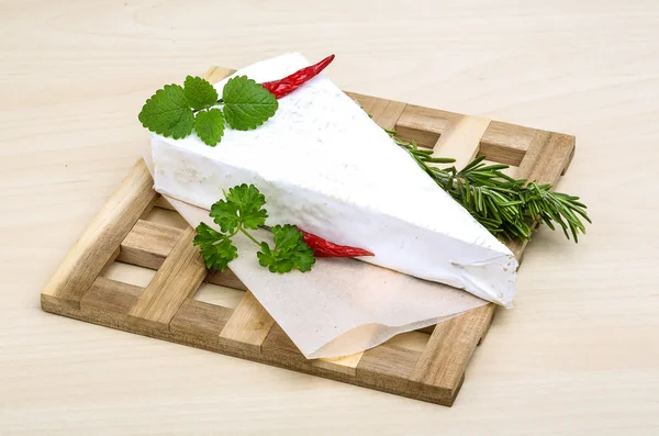 Brie morbido con rosmarino — Foto Stock