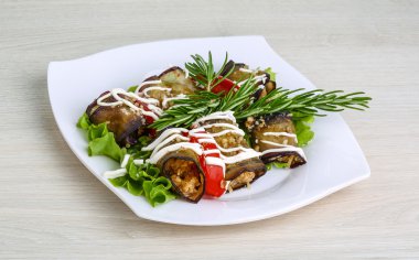 Patlıcan peynir ve ceviz rulo