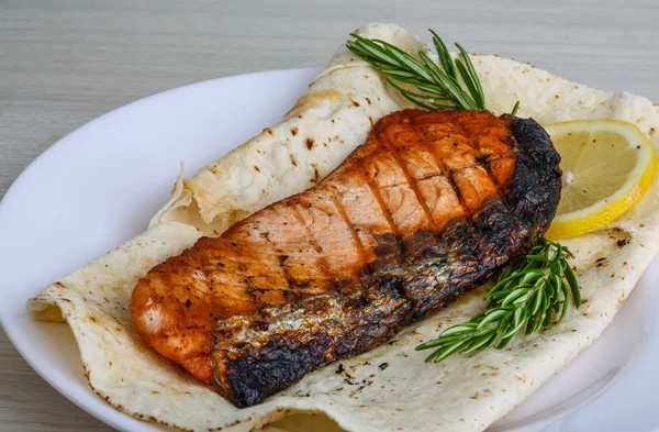 Gegrillter Lachs mit Dill — Stockfoto