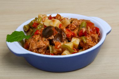 Ton balıklı Nicoise Salatası