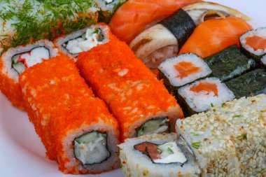 Japonya Sushi seti ve rulolar
