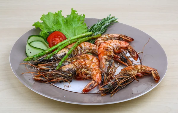 Grilled tiger prawn  with asparagus — Stock Photo, Image