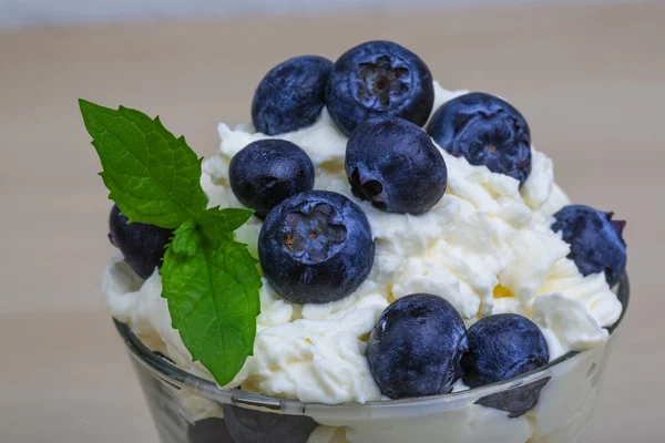 Blueberry with mascarpone cheese — Stock Photo, Image