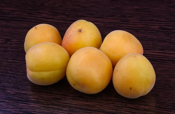 新鲜的明亮杏 — 图库照片