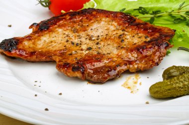 Biber ile kavrulmuş domuz eti