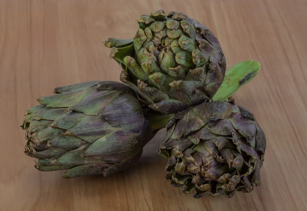 Fresh Raw artichokes — Stock Photo, Image