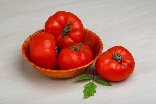 Pomodori rossi nel cestino — Foto Stock