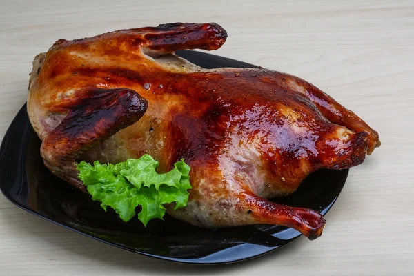 Roasted duck with lettuce — Stock Photo, Image
