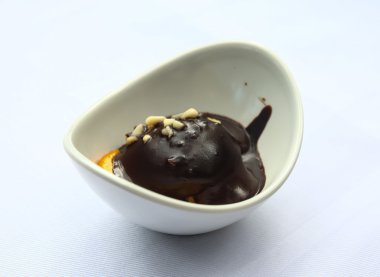 Kase çikolata ile profiterol