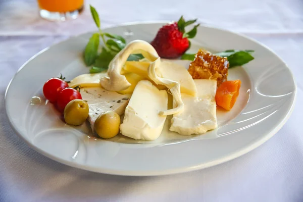 Placa de queso para el desayuno — Foto de Stock