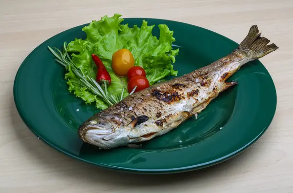 Grilled trout with rosemary — Stock Photo, Image