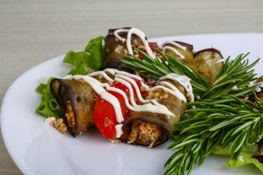 Patlıcan peynir ve ceviz rulo