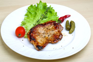 Biber ile kavrulmuş domuz eti