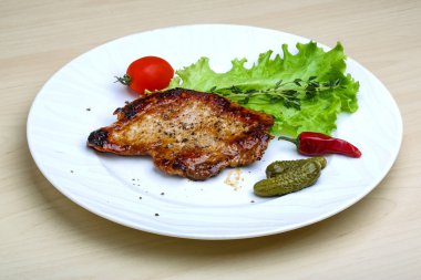 Biber ile kavrulmuş domuz eti