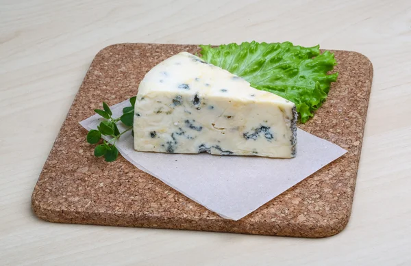 Queso azul con orégano — Foto de Stock