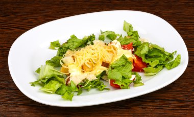 Tavuklu Sezar salatası