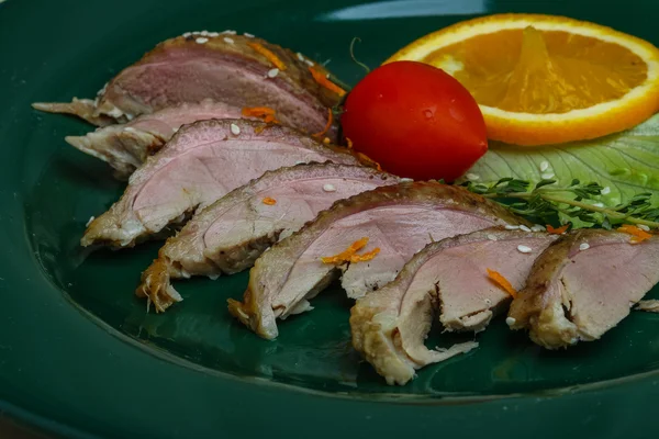 Pechuga de pato asado con naranja — Foto de Stock