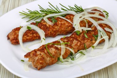 Soğan sığır eti kebabı