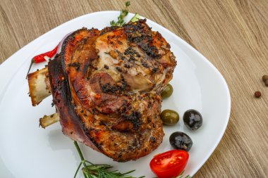 Domuz diz dereotu ve biberiye ile