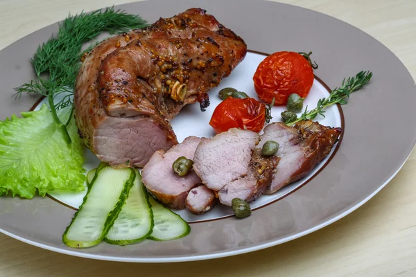 Schweinefilet mit Kräutern — Stockfoto