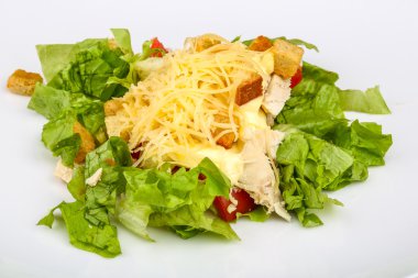 Tavuklu Sezar salatası