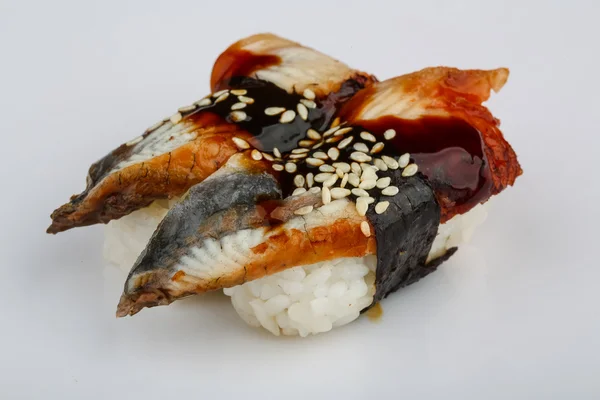 Sushi de anguila fría con sésamo — Foto de Stock